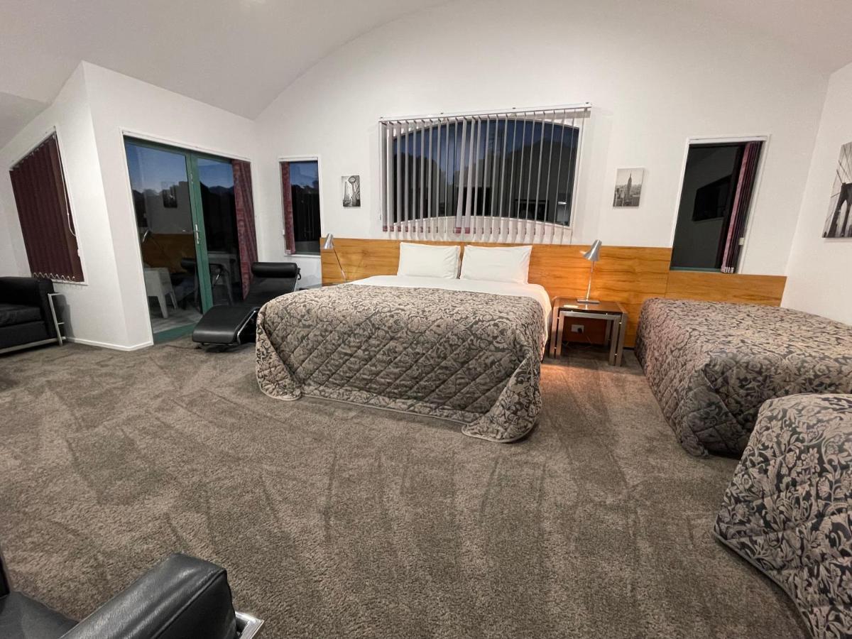Luxury Home Next To Ocean And Walkway Ню Плимут Екстериор снимка